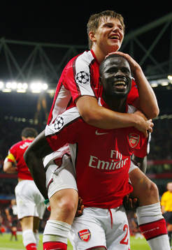 Andrey Arshavin och Emmanuel Eboue, glädje och jubel över