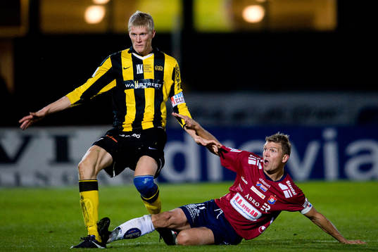 Marcus Allbäck, Örgryte, vid situationen som genererar