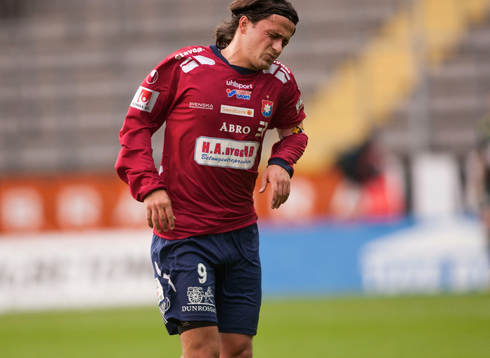 Pavel Zavadil skadar knät. Skada, smärta