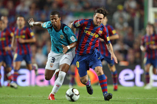 Kalu Uche, Almeria och Lionel Messi, Barcelona