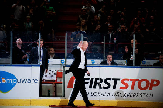 Mats Sundin hyllades för sina insatser i NHL