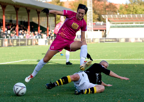 Therese Sjögran Ldb och Sofia Simonsson, AIK