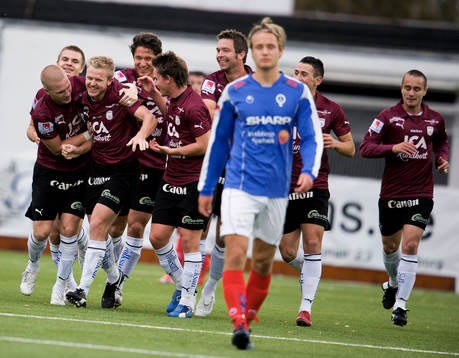Anders Augustsson, Qviding, gör 2-0. Jubel
