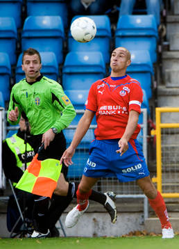 1-0 skytten  Henrik Larsson imponerar, en nedtagning på