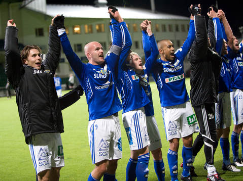 Jubel i Sundsvall med Jonas Wallerstedt 2:a från vänster