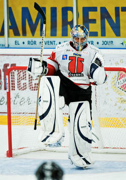 Mark Owuya, målvakt, Örebro, jubel