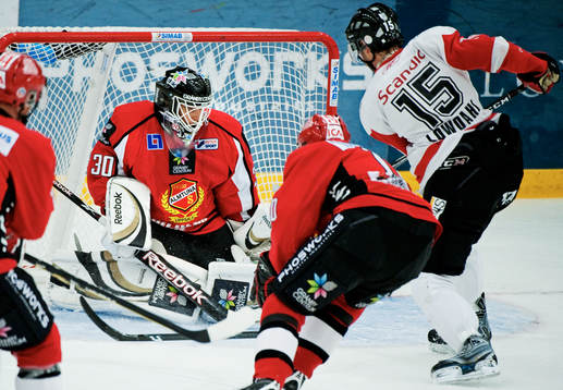 Henrik Löwdahl, Örebro, gör 0-1 bakom Gusten Törnqvist,