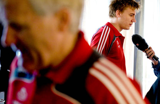 Morten Olsen, föbundskapten i förgrunden och Nicklas