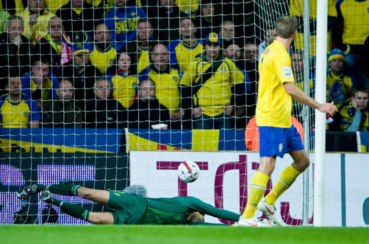 1-0 i mål bakom Andreas isaksson, målvakt Sverige