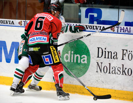 Magnus Häggström, Modo