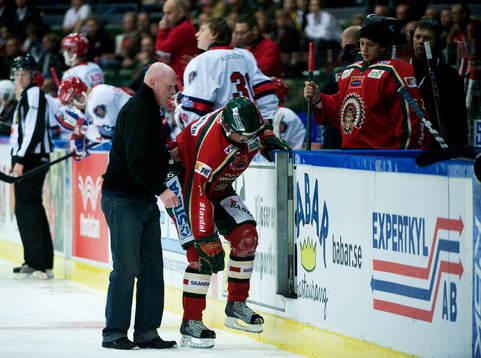 Philip Larsen, Frölunda, skadar sig, skada
