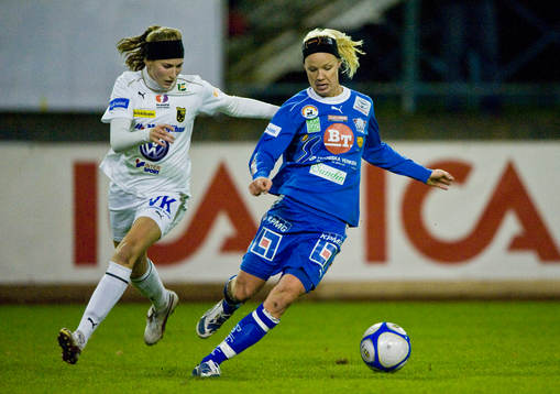 Emma Berglund, Umeå och Caroline Seger, Linköping