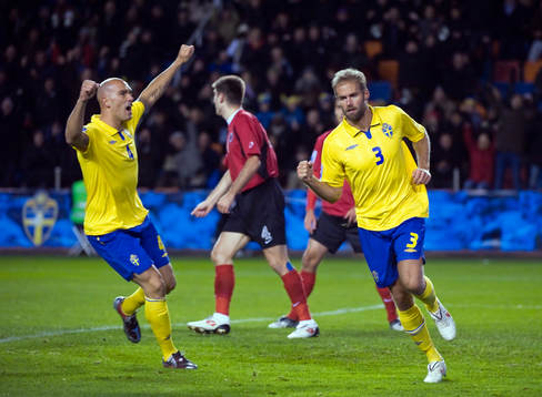 Daniel Majstorovic och Olof Mellberg, jubel
