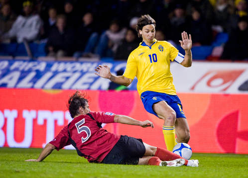 Zlatan Ibrahimovic, Sverige blir stoppad av Lorik Cana,