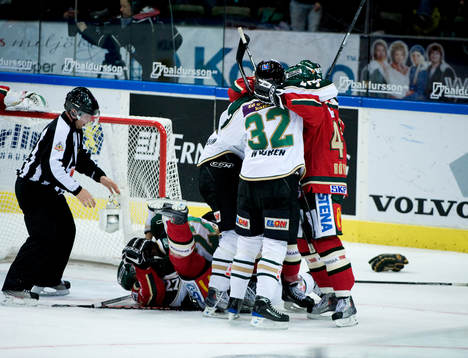 Slagsmål, bråk, Magnus Nygren, Färjestad