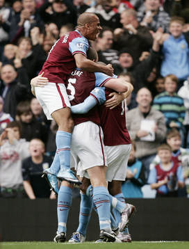 Bläddra bland fler bilder av Fotboll, Premier League, Aston Villa - Chelsea