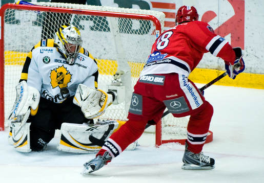 Linus Videll, Södertälje och Andreas Hadelöv, målvakt,