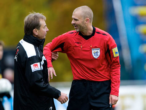 Tom Prahl, tränare, och domare, Michael Lerjéus