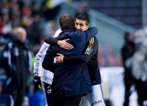 Gabriel Özkan och Mikael Stahre, tränare, AIK