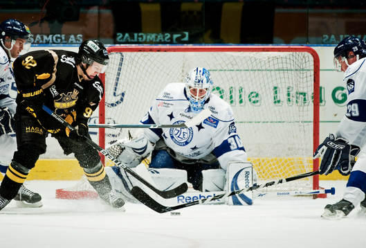 Jonas Westerling, AIK, och Joacim Eriksson, målvakt,