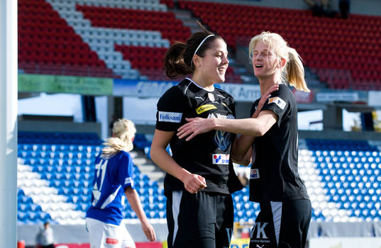 Madelaine Edlund och Sofia Jakobsson, jubel