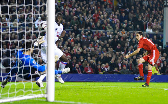 Yossi Benayoun, Liverpool gör 1-0