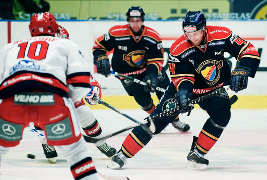 Marcus Nilson, Djurgården, skjuter mot mål