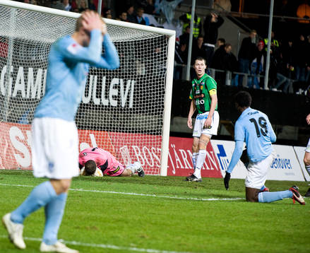 Edward Ofere, Daniel Larsson, Malmö FF. Dime Jankulovski,