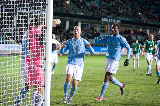 Guillermo Molins, Edward Ofere, Malmö FF, vill ha bollen