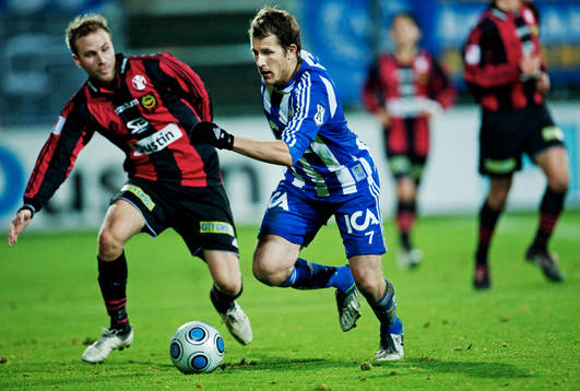 Tobias Hysén, IFK Göteborg, avancerar framåt