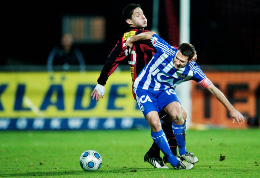 Stefan Selakovic, IFK Göteborg, snurrar bort Pablo Pinones