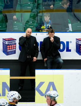 Tommy Sjödin och Gunnar Persson, tränare, depp