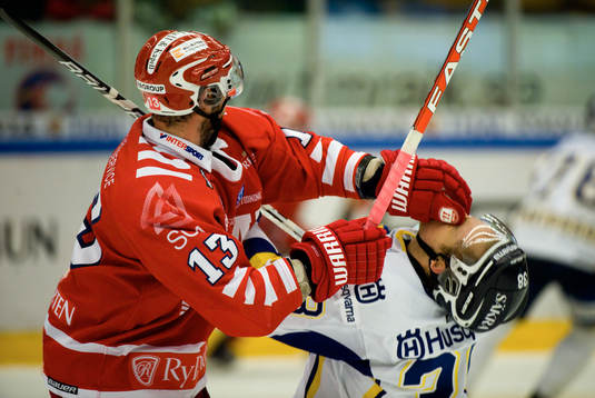 Daniel Corso, Timrå trycker omkull Nichlas Torp, HV71