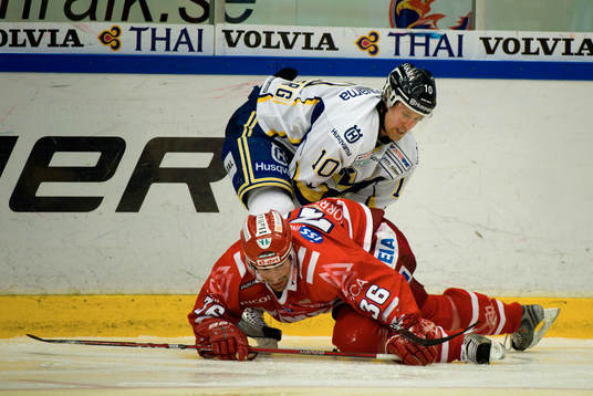 Pär Styf, Timrå håller fast Martin Thörnberg, HV71