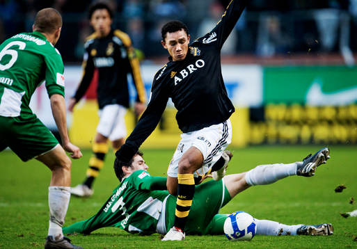 Antonio Flavio, AIK, avvärjer en attack