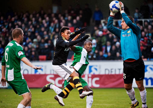 Antonio Flavio, AIK, är nära att göra mål på