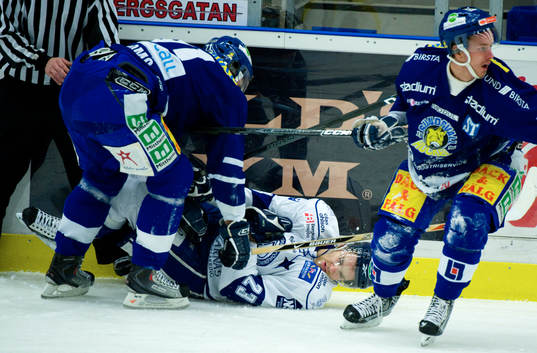 Kenny Källström, Leksand trycks ner av Martin Romö,