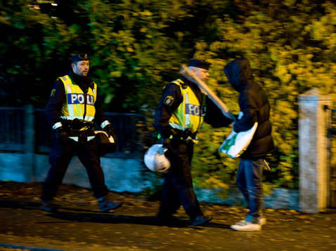Stökiga Hammarby supporters, polisen, fick spärra av