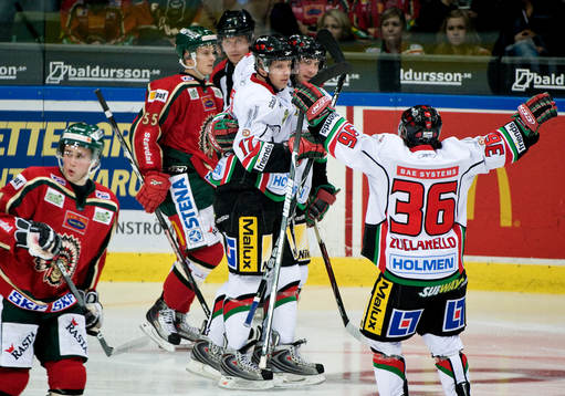 Josh Green, Modo, gör 2-1. Jubel