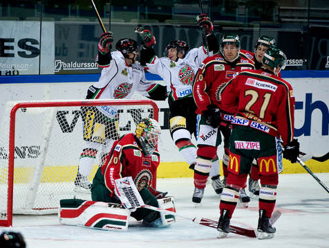 Johan Holmqvist, målvakt, Frölunda, sjabblar så Mats