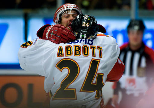 Pär Styf, Timrå och Cam Abbott, Luleå i slagsmål