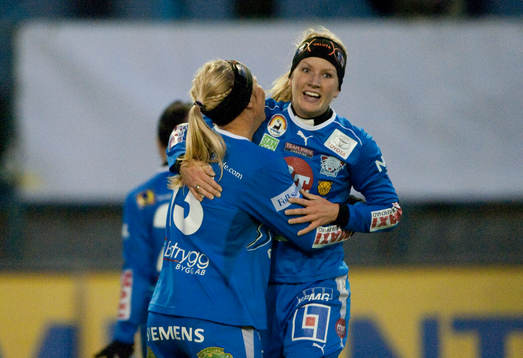 Petra Larsson jubel med Tilda Heimersson, Linköping