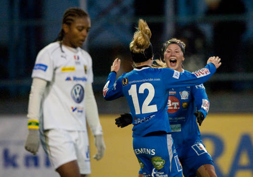 Petra Larsson jubel med Tilda Heimersson, Linköping