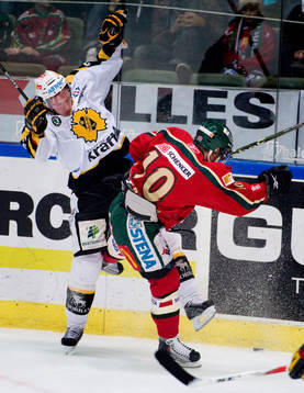 Fredrik Pettersson, Frölunda, tackling