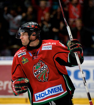 Josh Green, Modo jubel