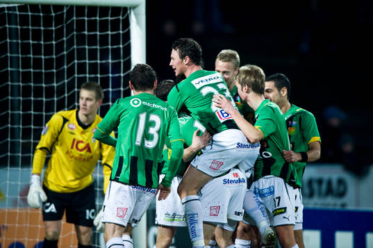 GAIS spelare jubel, i bakgrunden Karl-Johan Johansson,