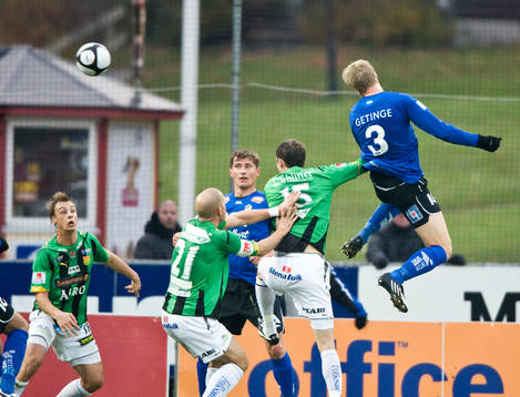 Johnny Lundberg, Halmstad, nickar in Halmstads första mål