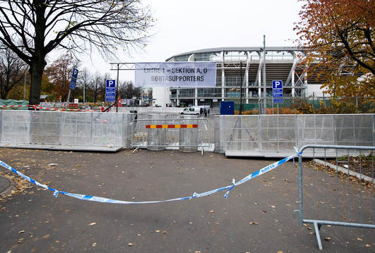 Gamla Ullevi,  4 timmar innan matchstart. Entre