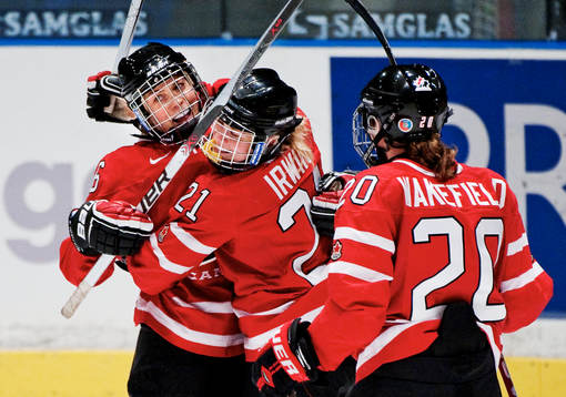Rebecca Johnston, Haley Irwin och Jennifer Wakefield,