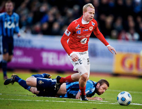 Tobias Eriksson, Kalmar, lurar Mattias Jonson, Djurgården
